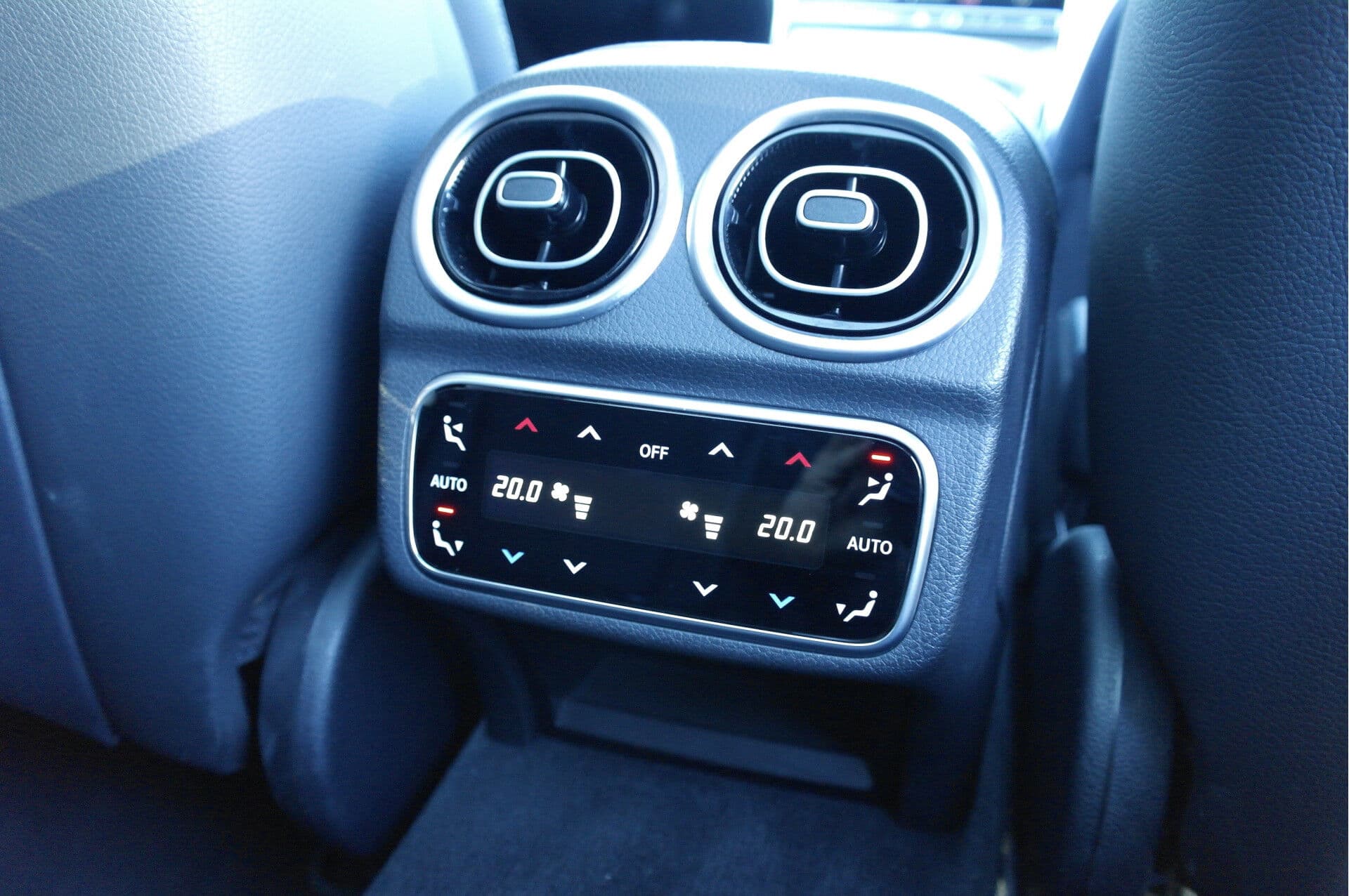 Mercedes-Benz C-Klasse Estate 300 e AMG Line thumbnail 42