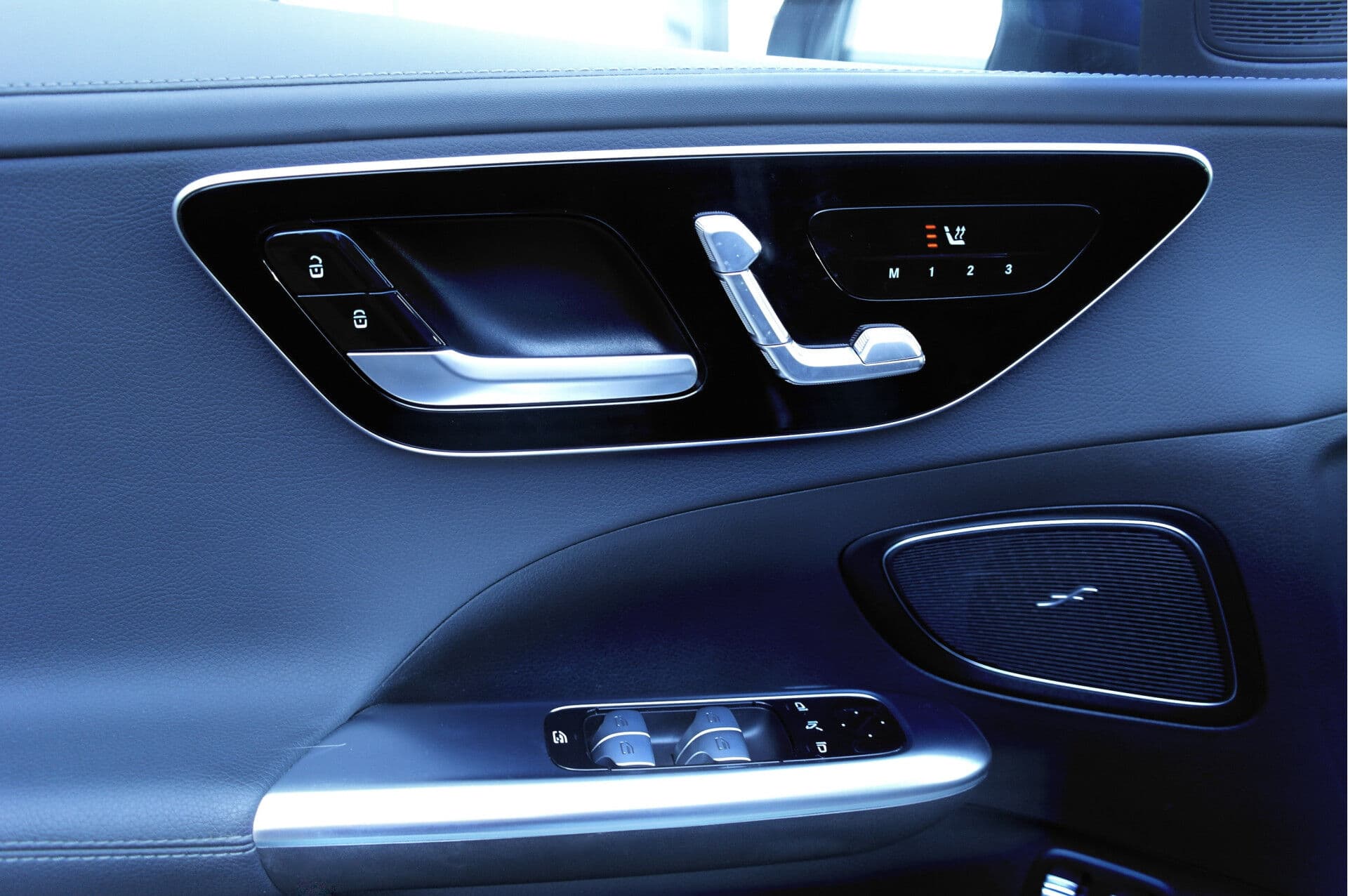 Mercedes-Benz C-Klasse Estate 300 e AMG Line thumbnail 45