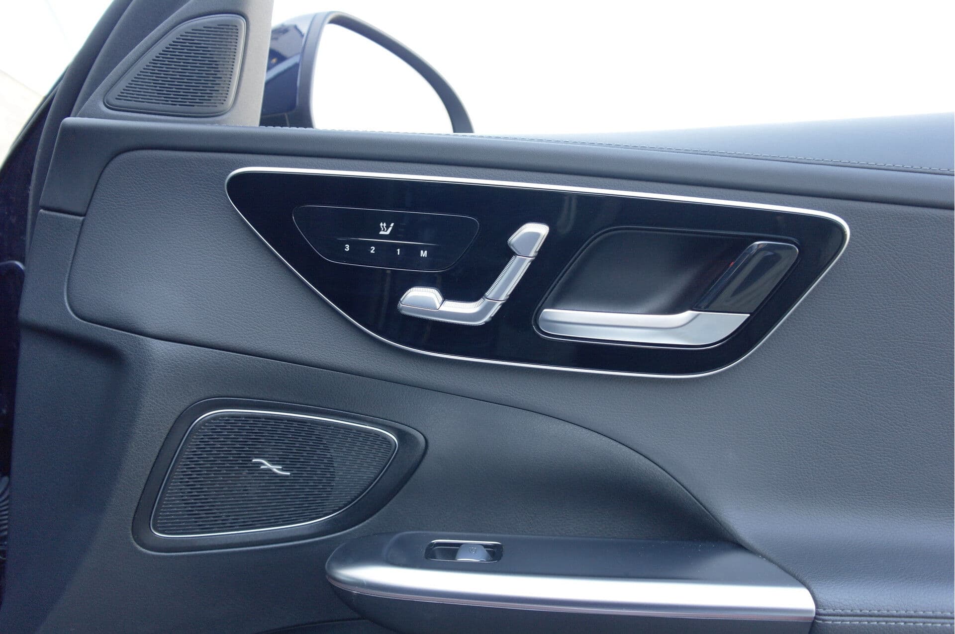 Mercedes-Benz C-Klasse Estate 300 e AMG Line thumbnail 46