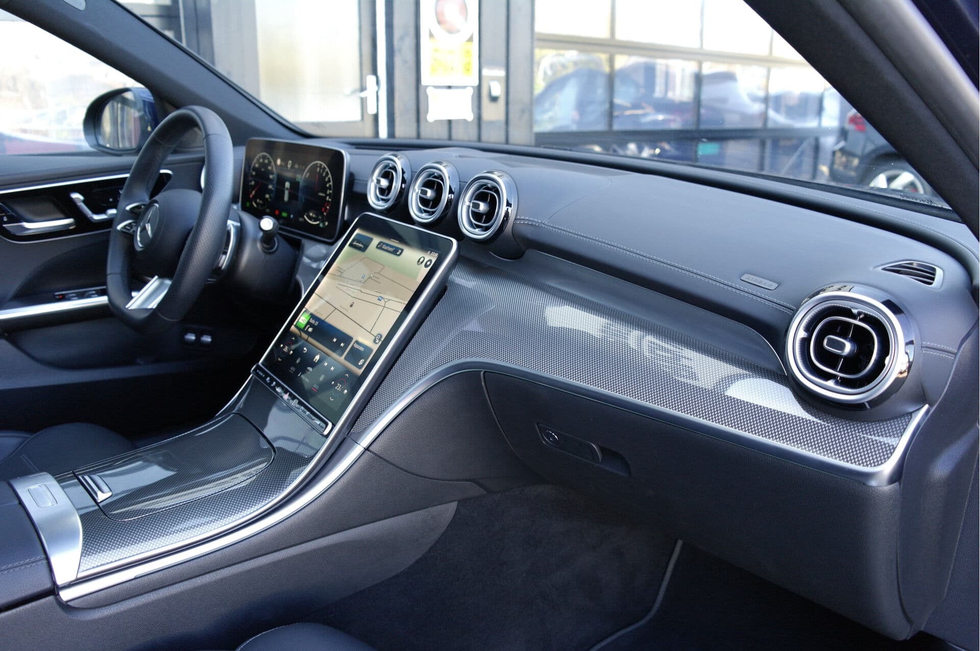 Mercedes-Benz C-Klasse Estate 300 e AMG Line thumbnail 5