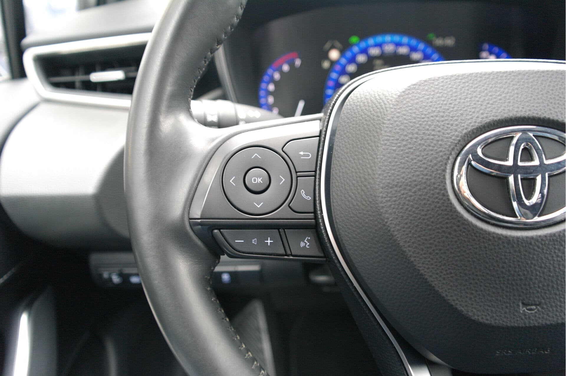 Toyota Corolla Touring Sports 1.8 Hybrid First Edition thumbnail 16