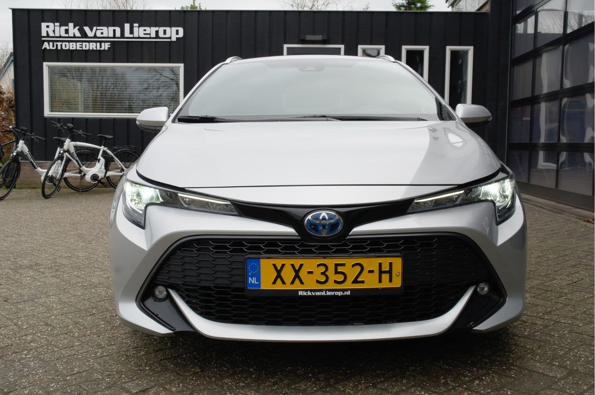 Toyota Corolla Touring Sports 1.8 Hybrid First Edition thumbnail 29