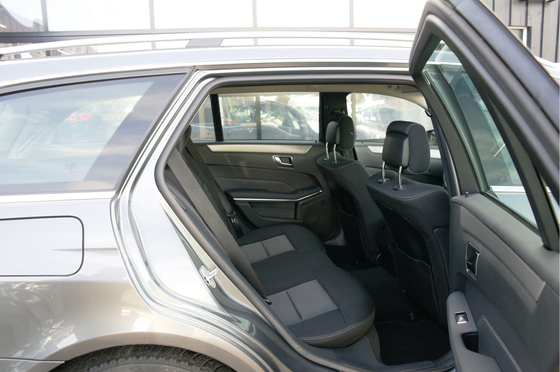 Mercedes-Benz E-Klasse Estate 200 Ambition thumbnail 27