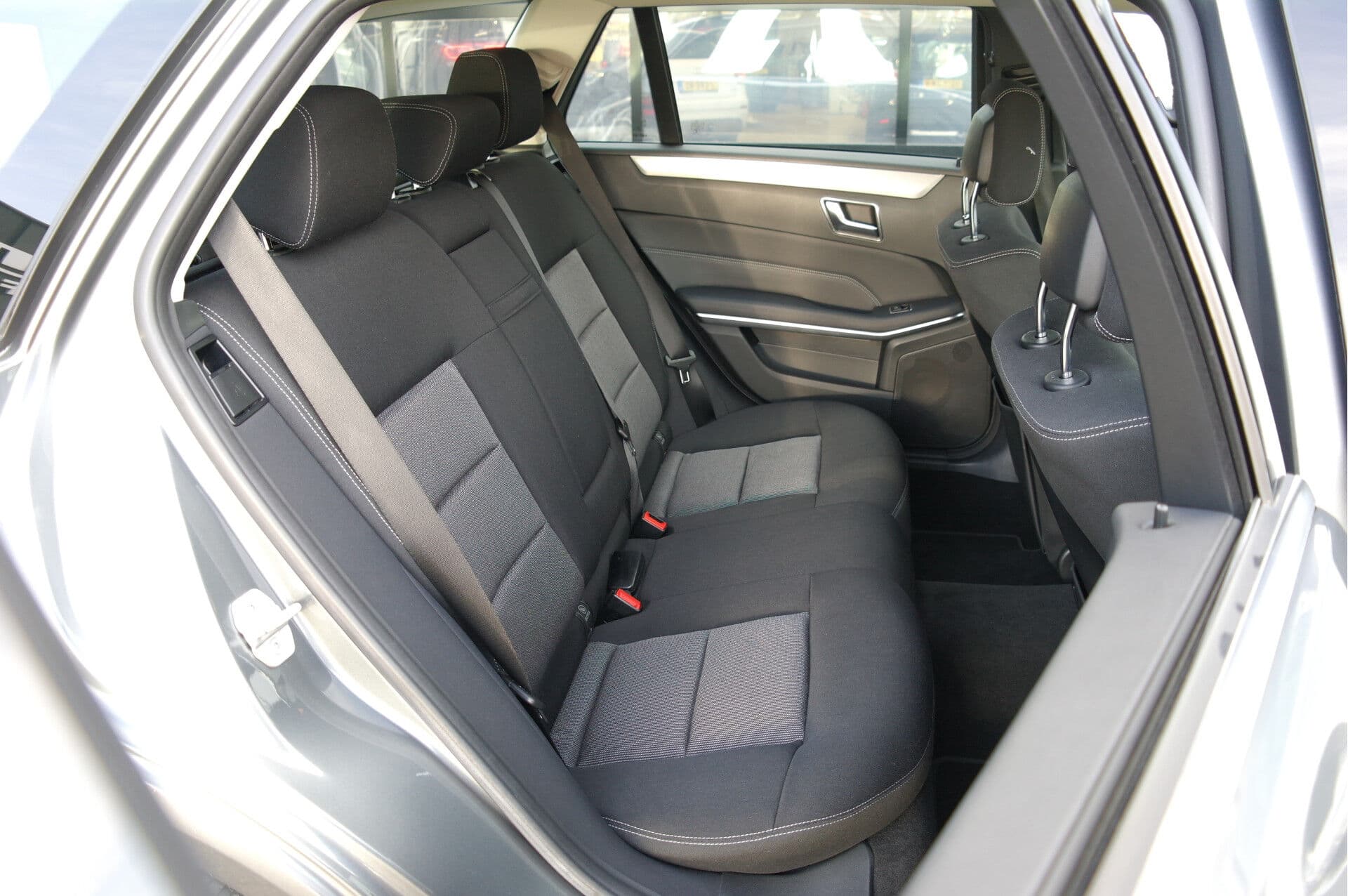 Mercedes-Benz E-Klasse Estate 200 Ambition thumbnail 29