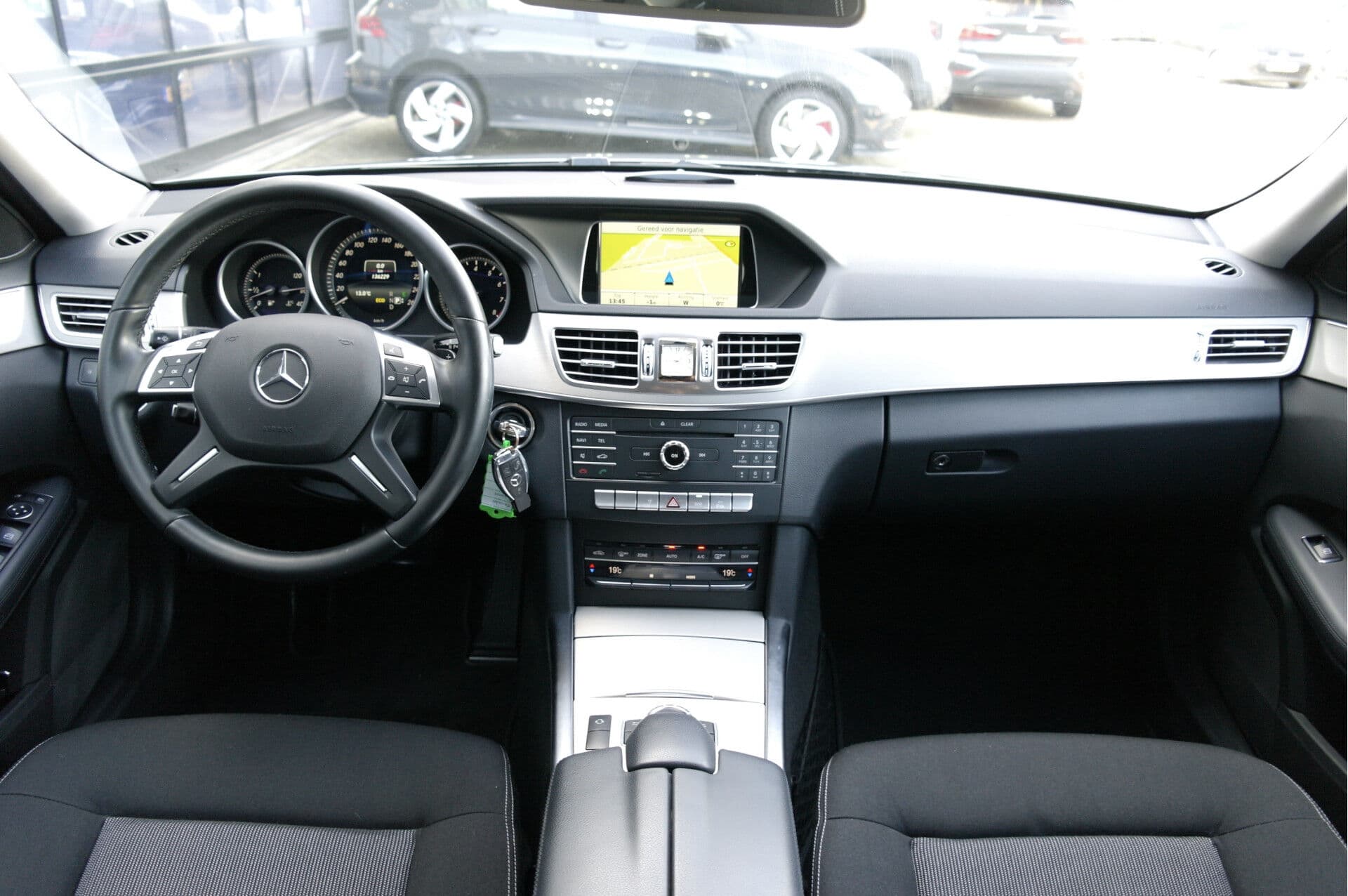 Mercedes-Benz E-Klasse Estate 200 Ambition thumbnail 30