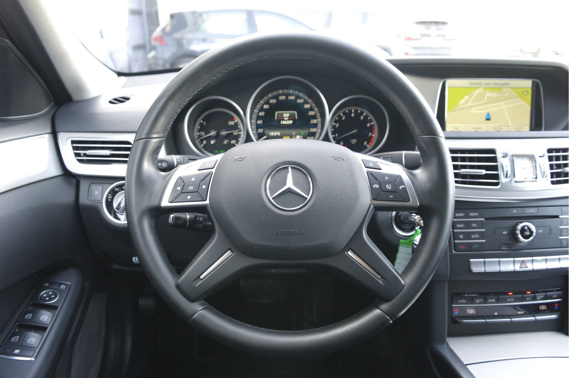 Mercedes-Benz E-Klasse Estate 200 Ambition thumbnail 31