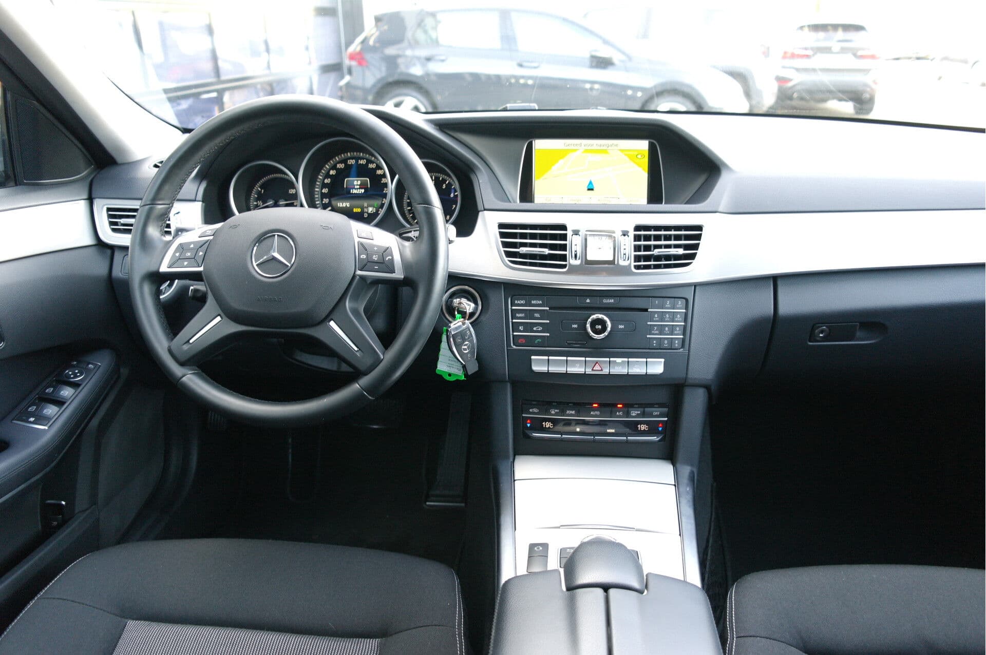 Mercedes-Benz E-Klasse Estate 200 Ambition thumbnail 5