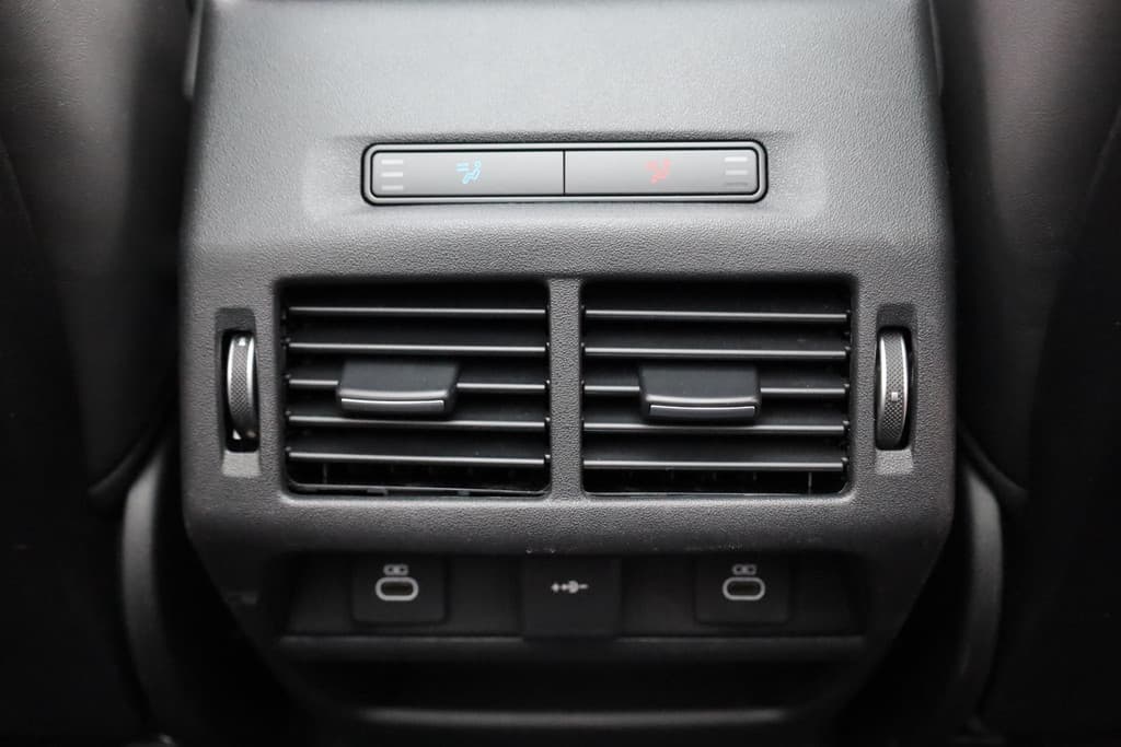 Land Rover Discovery Sport P300e 1.5 R-Dynamic thumbnail 38