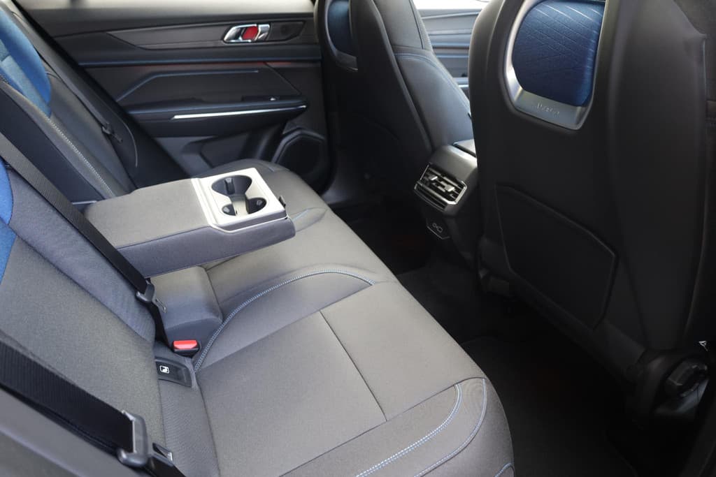 Lynk & Co 01 1.5 STUURVERWARMING MY23 thumbnail 50