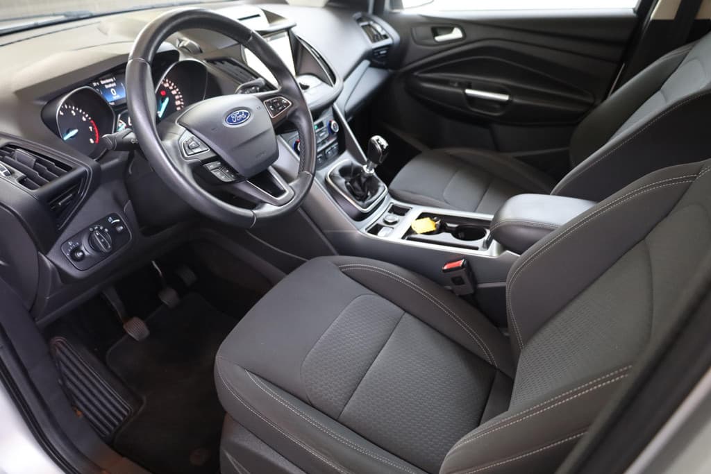 Ford Kuga 1.5 EcoBoost Titanium thumbnail 5