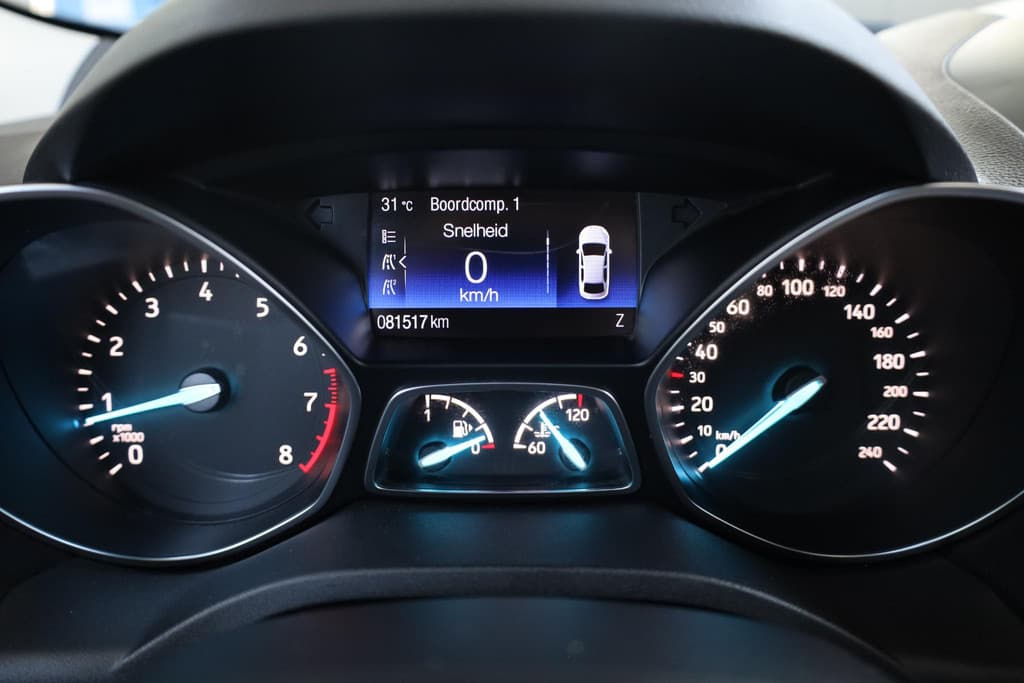 Ford Kuga 1.5 EcoBoost Titanium thumbnail 9