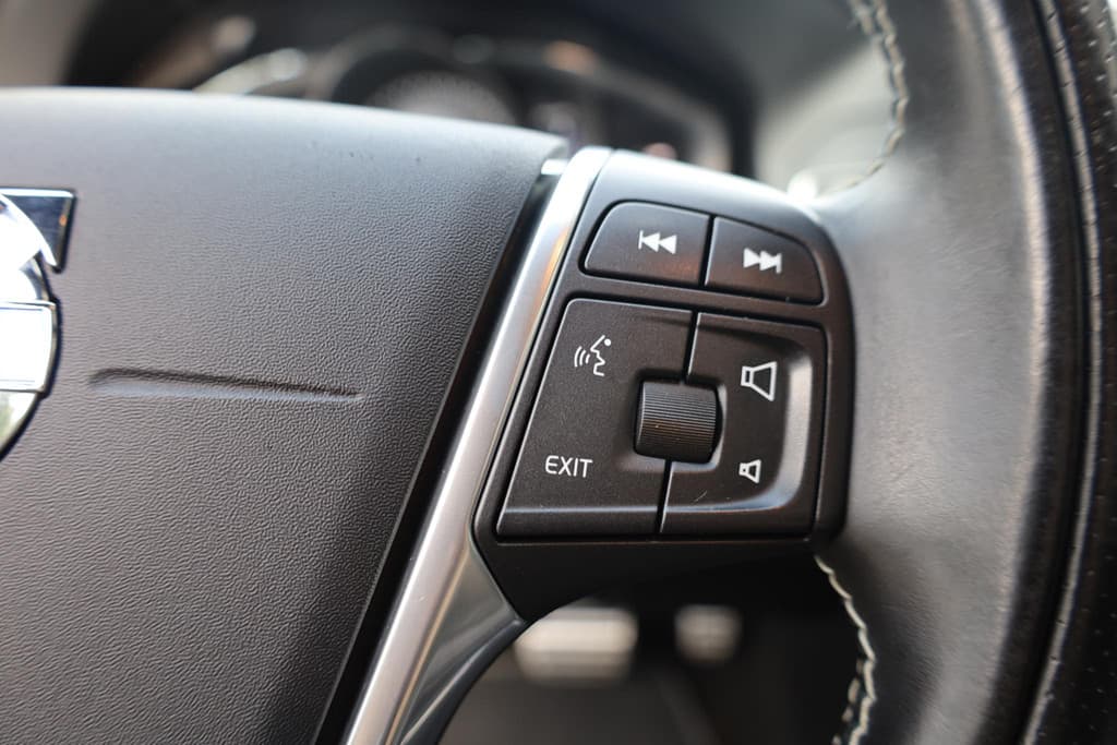 Volvo XC60 2.0 D4 FWD R-Design thumbnail 13