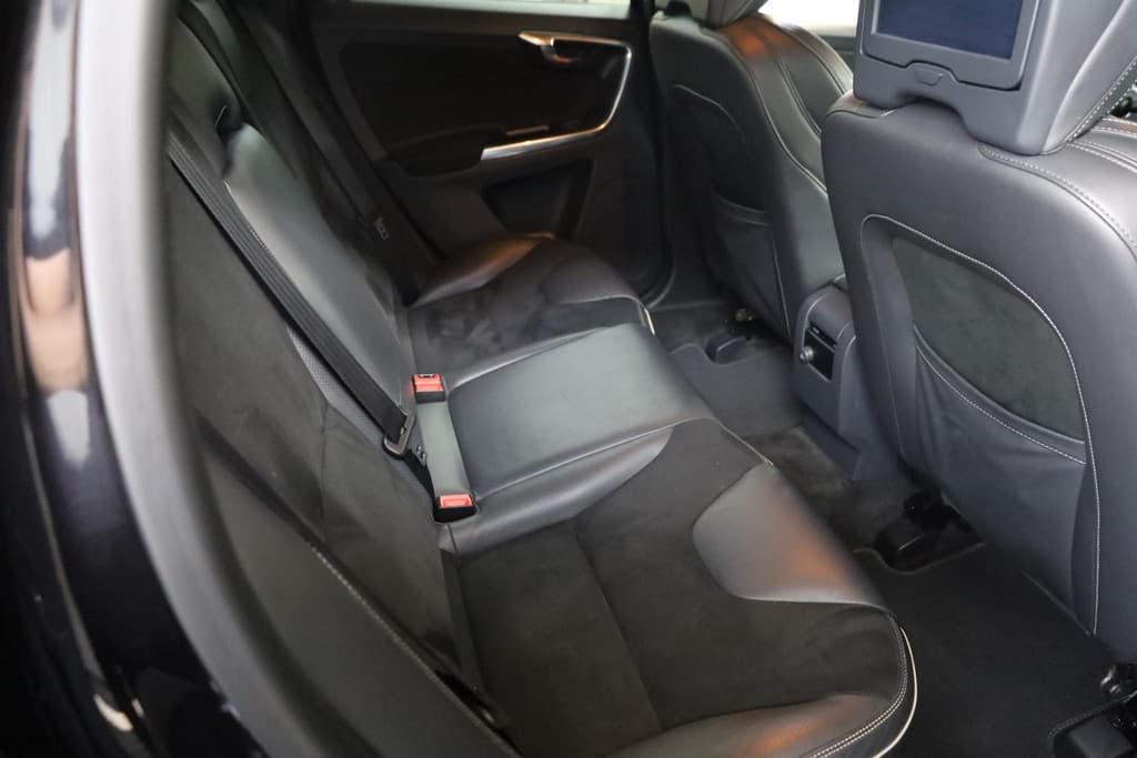 Volvo XC60 2.0 D4 FWD R-Design thumbnail 20