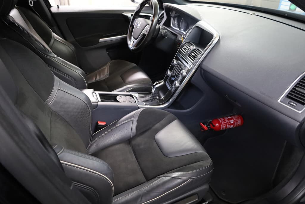 Volvo XC60 2.0 D4 FWD R-Design thumbnail 21