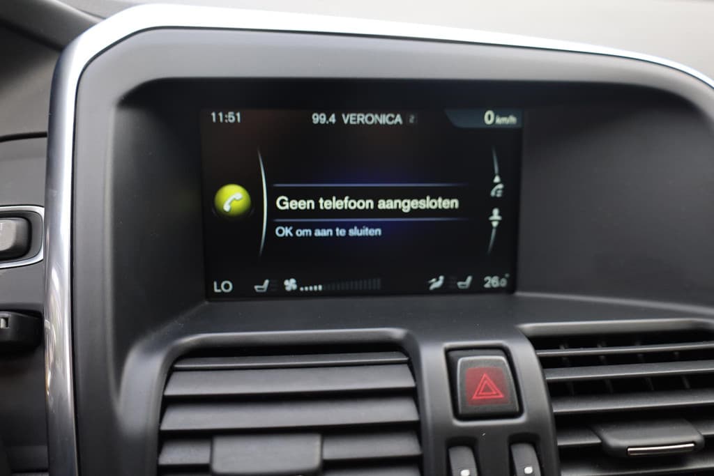 Volvo XC60 2.0 D4 FWD R-Design thumbnail 23