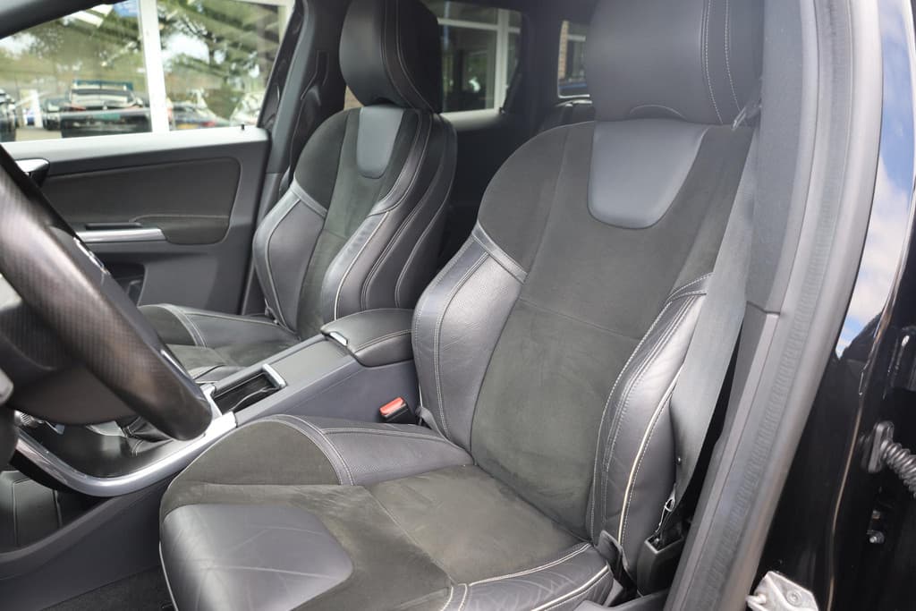 Volvo XC60 2.0 D4 FWD R-Design thumbnail 26