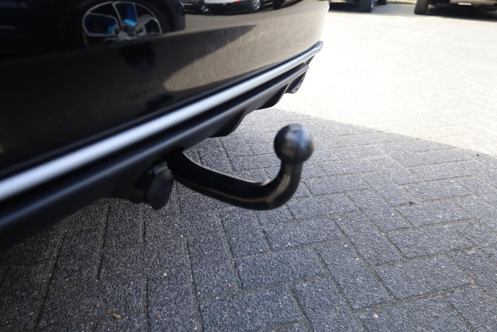 Volvo XC60 2.0 D4 FWD R-Design thumbnail 31