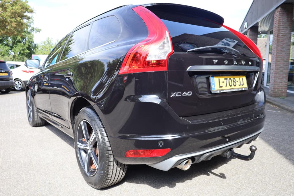 Volvo XC60 2.0 D4 FWD R-Design thumbnail 32