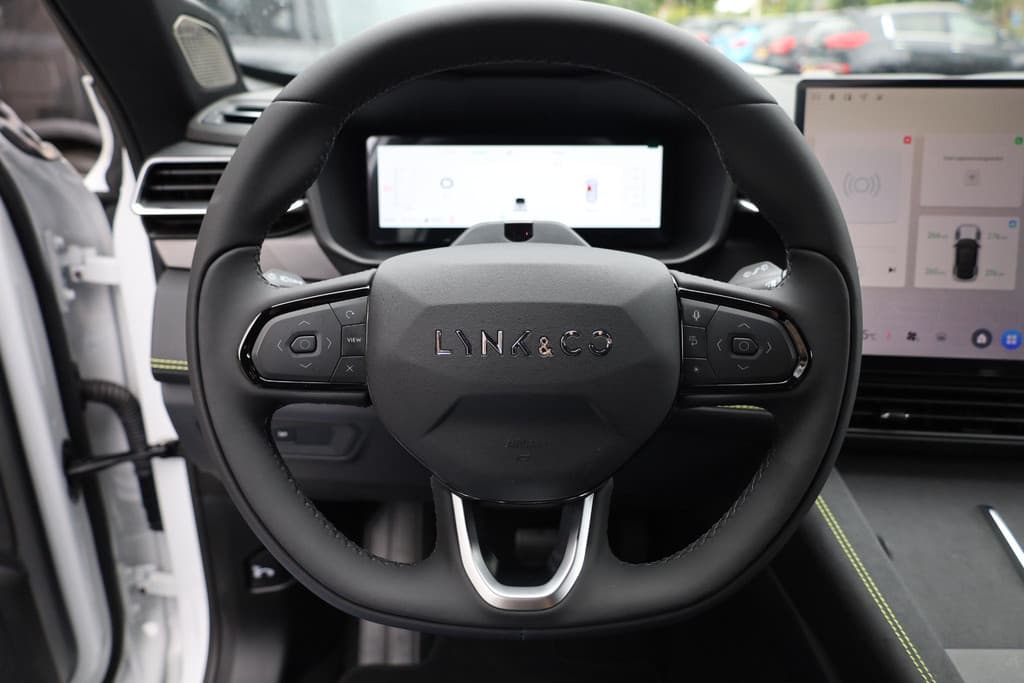 Lynk & Co 01 1.5 4-CYL 280 PK! PHEV MORE thumbnail 16