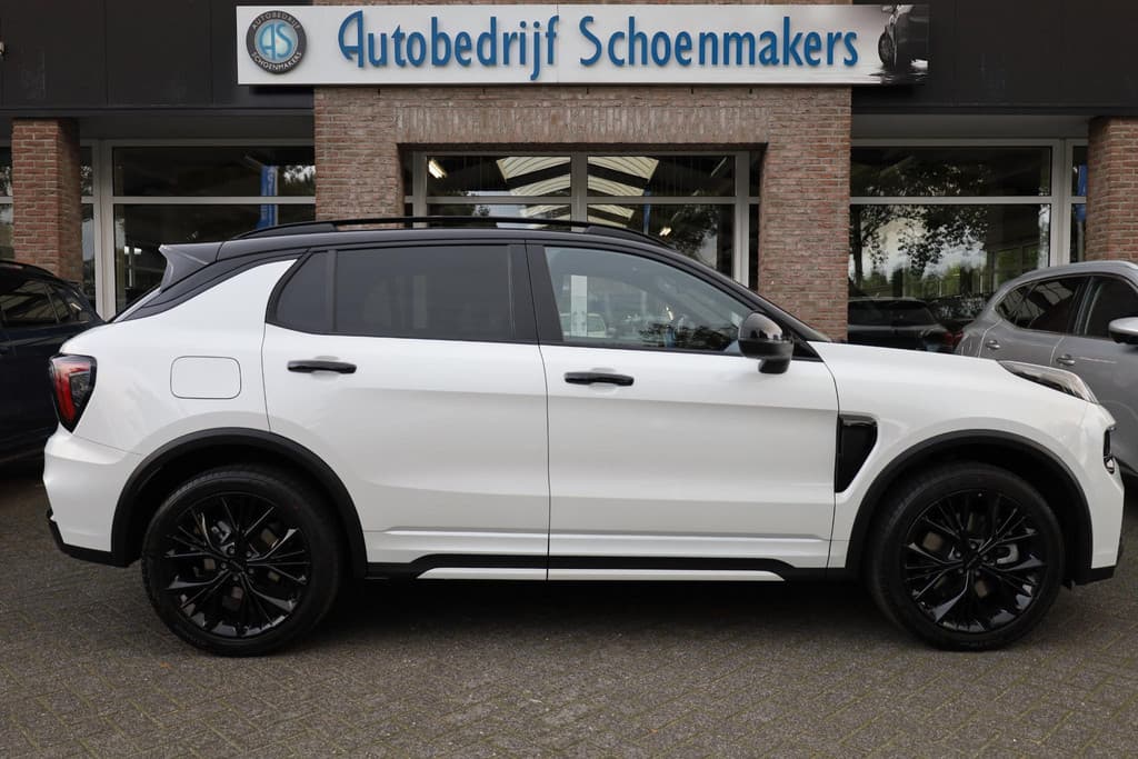 Lynk & Co 01 1.5 4-CYL 280 PK! PHEV MORE thumbnail 2