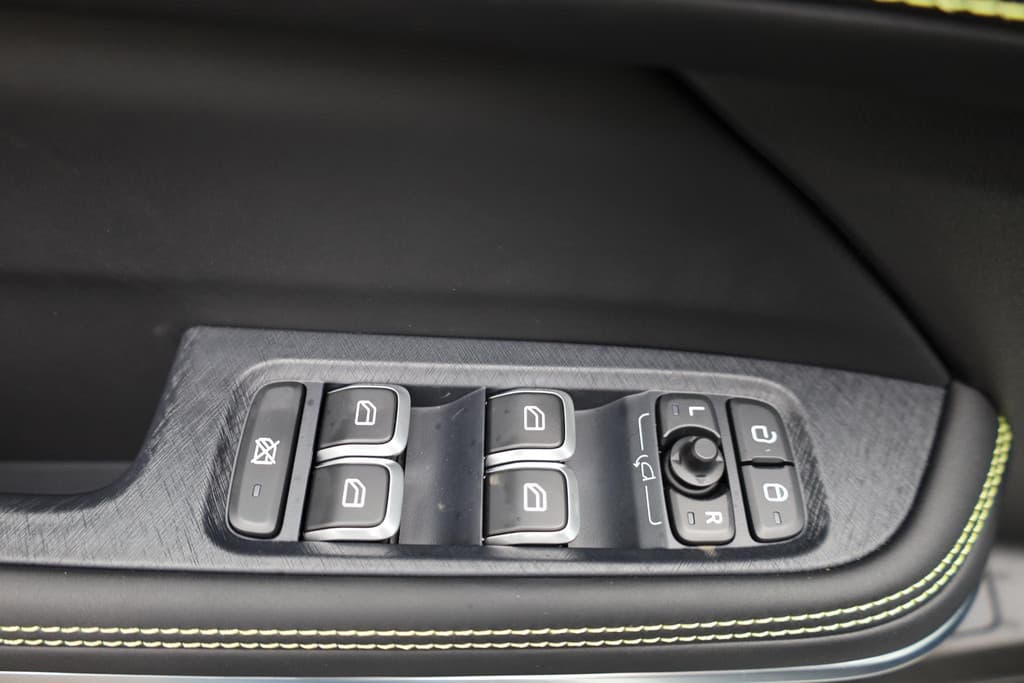 Lynk & Co 01 1.5 4-CYL 280 PK! PHEV MORE thumbnail 23