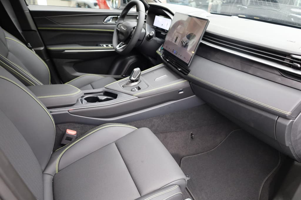 Lynk & Co 01 1.5 4-CYL 280 PK! PHEV MORE thumbnail 27