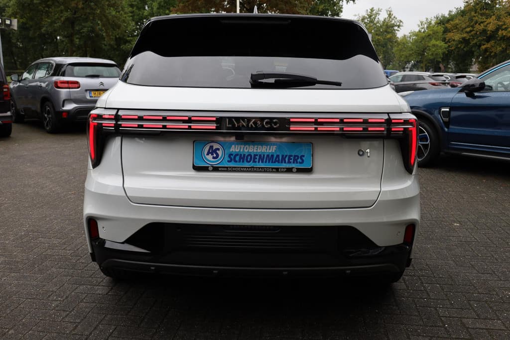 Lynk & Co 01 1.5 4-CYL 280 PK! PHEV MORE thumbnail 30