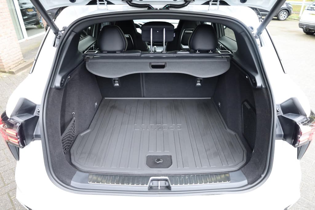 Lynk & Co 01 1.5 4-CYL 280 PK! PHEV MORE thumbnail 31