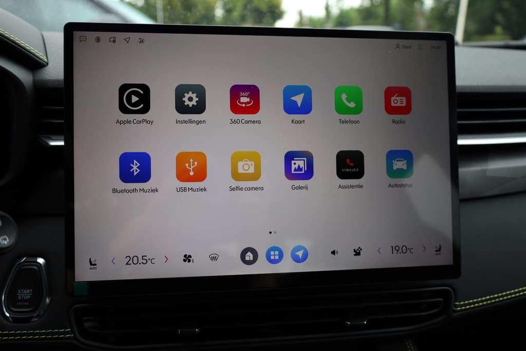 Lynk & Co 01 1.5 4-CYL 280 PK! PHEV MORE thumbnail 35