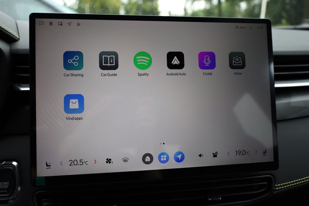 Lynk & Co 01 1.5 4-CYL 280 PK! PHEV MORE thumbnail 36