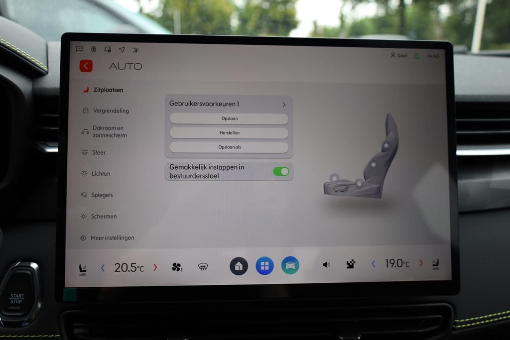 Lynk & Co 01 1.5 4-CYL 280 PK! PHEV MORE thumbnail 38