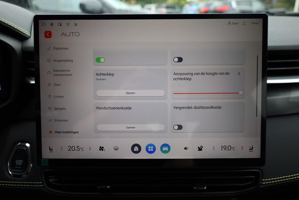 Lynk & Co 01 1.5 4-CYL 280 PK! PHEV MORE thumbnail 40