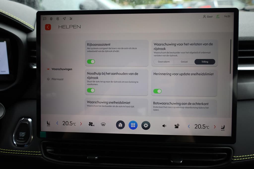 Lynk & Co 01 1.5 4-CYL 280 PK! PHEV MORE thumbnail 46