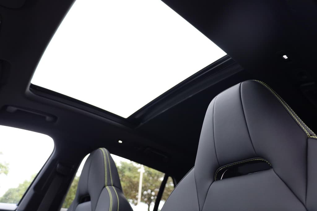 Lynk & Co 01 1.5 4-CYL 280 PK! PHEV MORE thumbnail 51