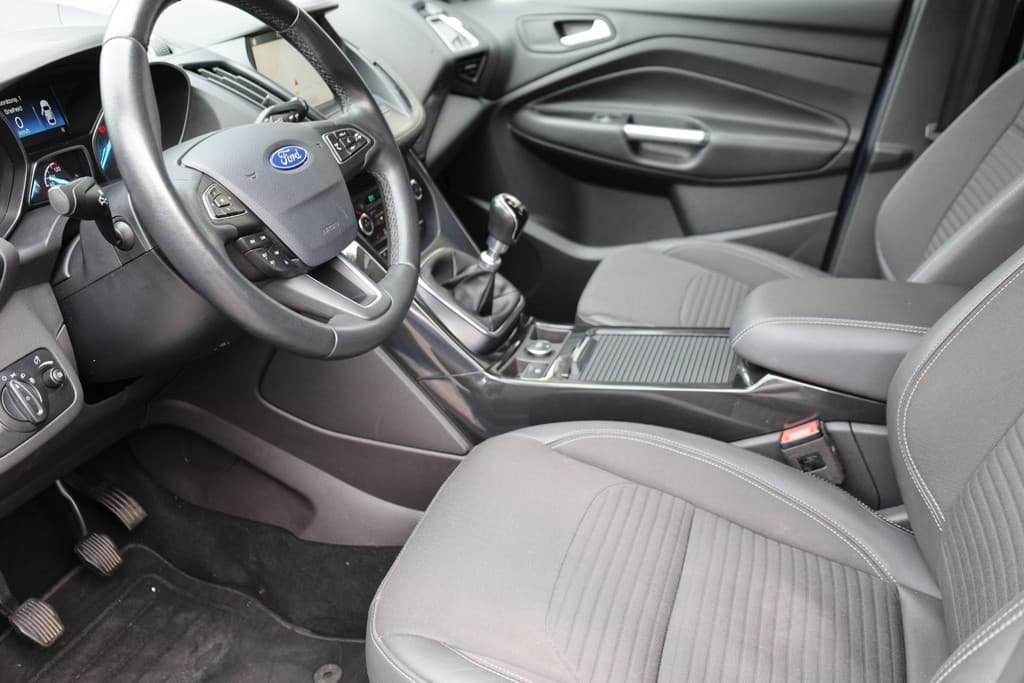 Ford Kuga 1.5 EcoBoost Titanium thumbnail 5