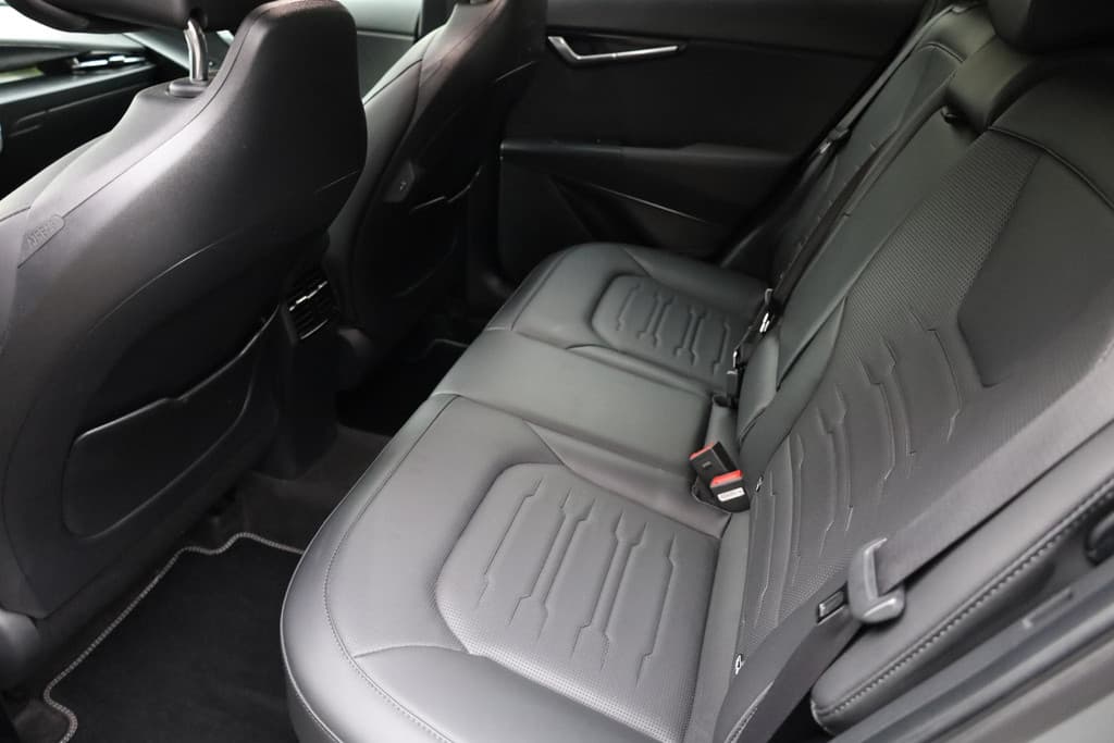 Kia Niro 1.6 GDi Hybrid DynamicPlusLine thumbnail 6