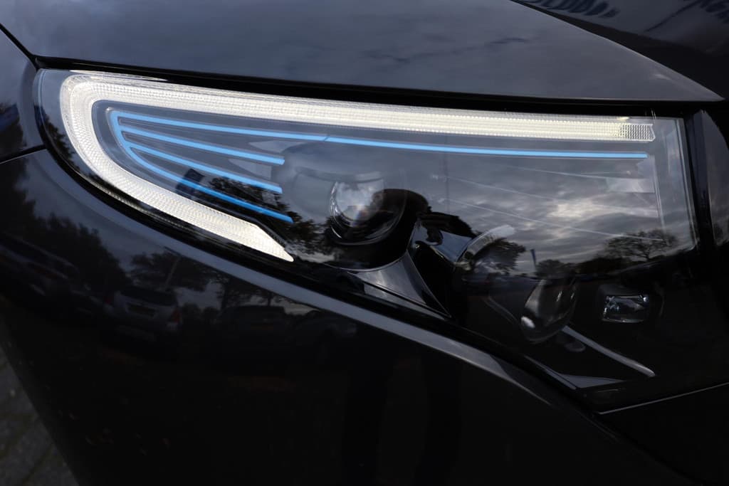 Mercedes-Benz EQC 400 4MATIC Business Solution AMG 80 kWh thumbnail 10