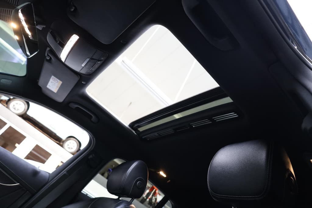 Mercedes-Benz EQC 400 4MATIC Business Solution AMG 80 kWh thumbnail 17