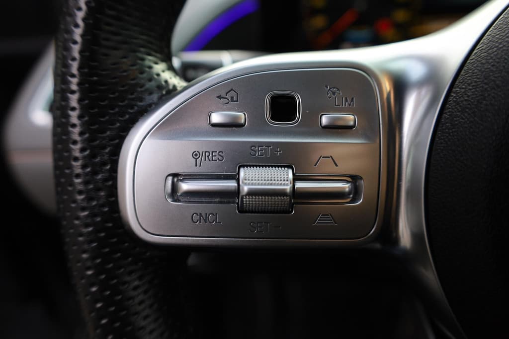 Mercedes-Benz EQC 400 4MATIC Business Solution AMG 80 kWh thumbnail 18