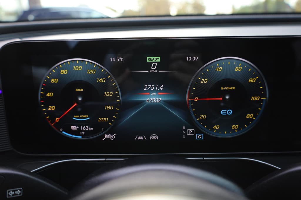 Mercedes-Benz EQC 400 4MATIC Business Solution AMG 80 kWh thumbnail 21