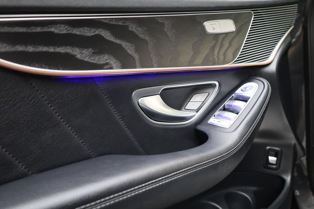 Mercedes-Benz EQC 400 4MATIC Business Solution AMG 80 kWh thumbnail 23