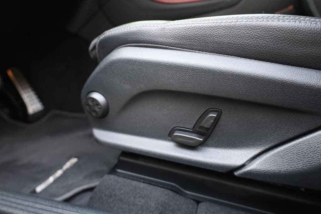 Mercedes-Benz EQC 400 4MATIC Business Solution AMG 80 kWh thumbnail 26