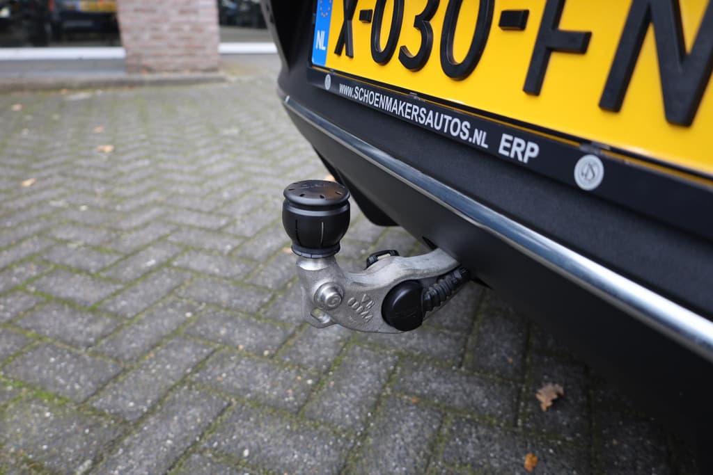 Mercedes-Benz EQC 400 4MATIC Business Solution AMG 80 kWh thumbnail 34