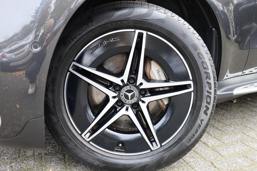 Mercedes-Benz EQC 400 4MATIC Business Solution AMG 80 kWh thumbnail 4