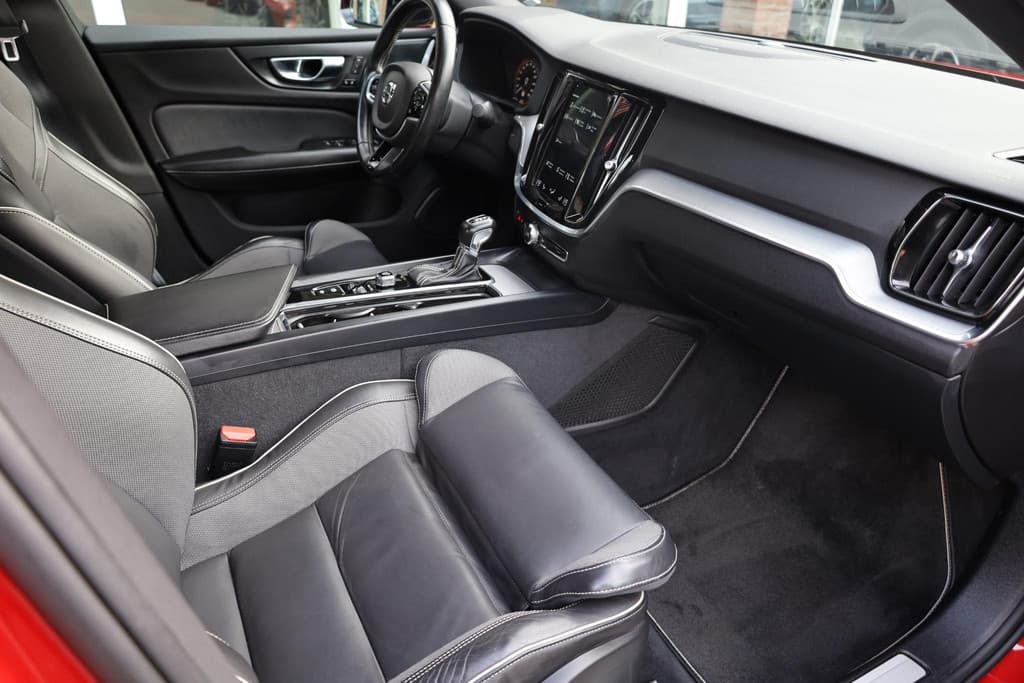 Volvo S60 2.0 T4 R-Design thumbnail 28