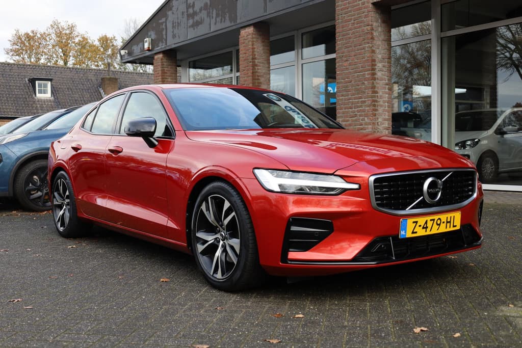Volvo S60 2.0 T4 R-Design thumbnail 3