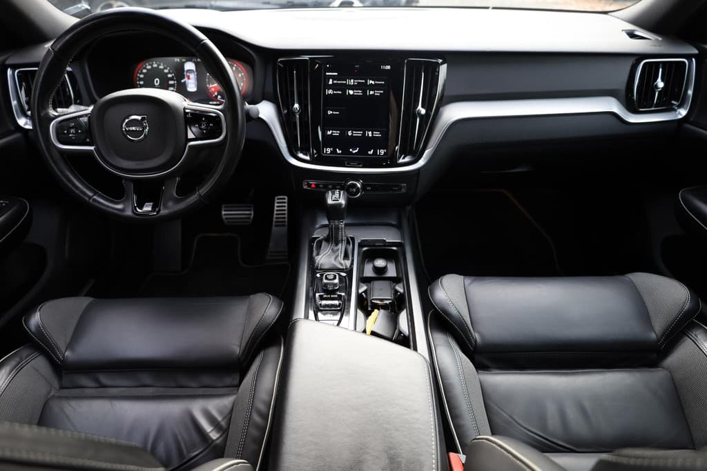 Volvo S60 2.0 T4 R-Design thumbnail 4