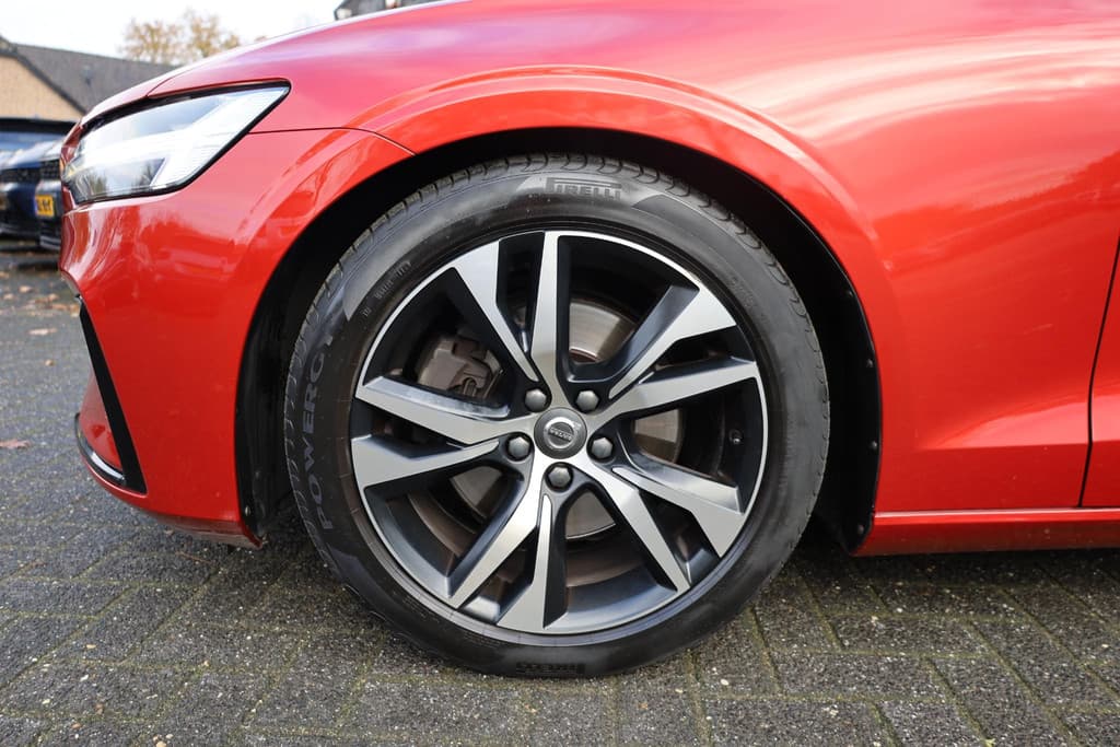 Volvo S60 2.0 T4 R-Design thumbnail 8