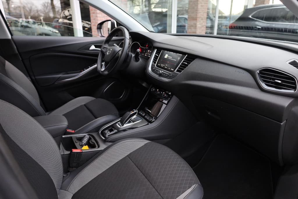 Opel Grandland X 1.6 Turbo Hybrid Ultimate PHEV thumbnail 26