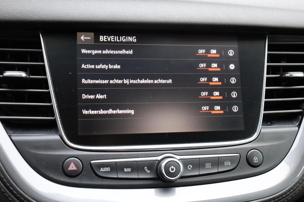 Opel Grandland X 1.6 Turbo Hybrid Ultimate PHEV thumbnail 29